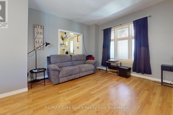 1427 5th \"a\" Avenue W, Owen Sound, ON, photo 2